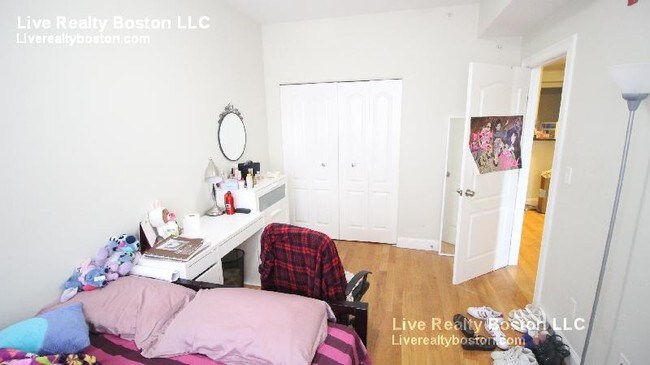 Building Photo - 141 Brighton Ave