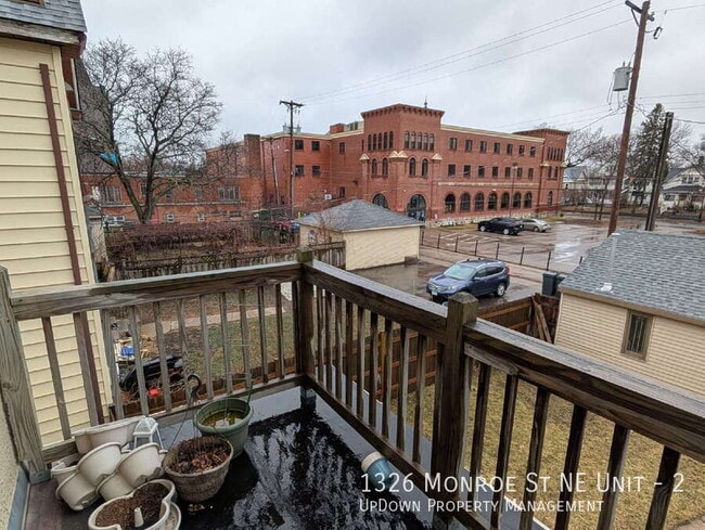 Building Photo - 1326 Monroe St NE
