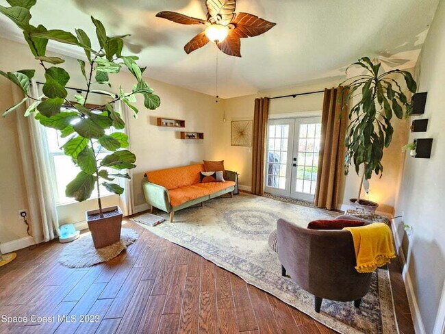 Building Photo - 1255 Sangria Cir