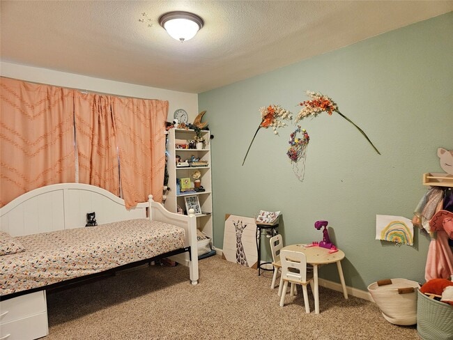 Building Photo - 1806 Saxony Ln