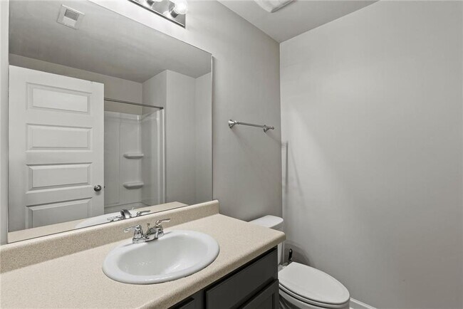 Building Photo - 2505 Piering Dr