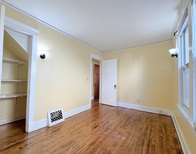 Building Photo - 1838 Holmes Ave