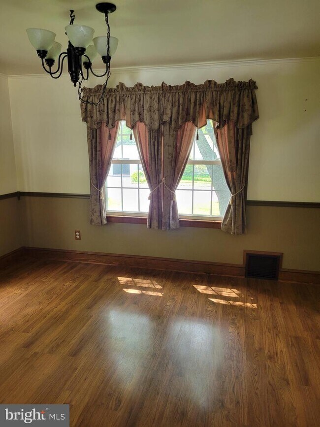 Building Photo - 994 Gravel Pike