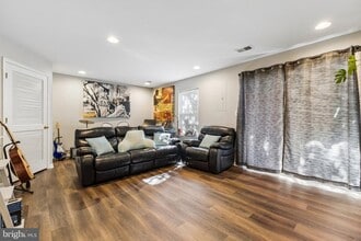 Building Photo - 12047 Kemps Landing Cir