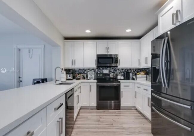 Building Photo - 7204 NW 77th St