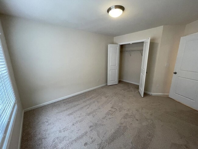 Building Photo - Beautiful 3BR w/ Garage