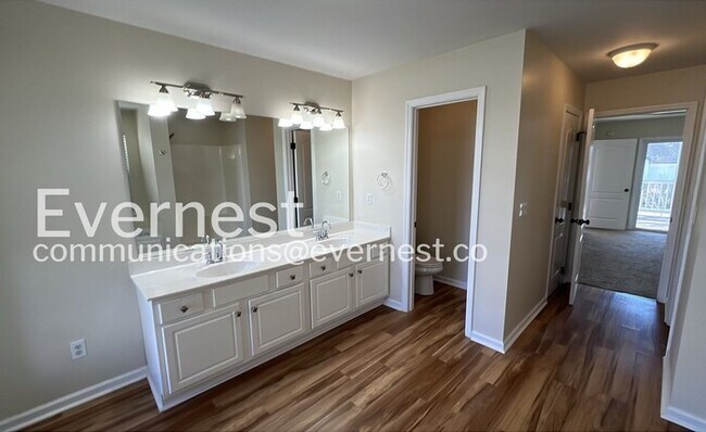 Building Photo - 14 Fawn Ln