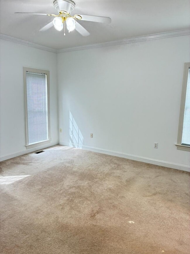 Building Photo - 3704 Shadow Ridge Rd N