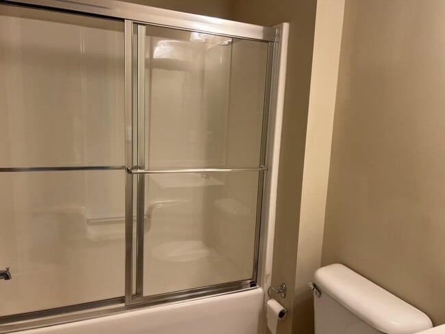 Building Photo - 6614 Splashwater Dr