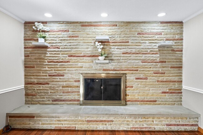 Building Photo - 1585 Peace Pl