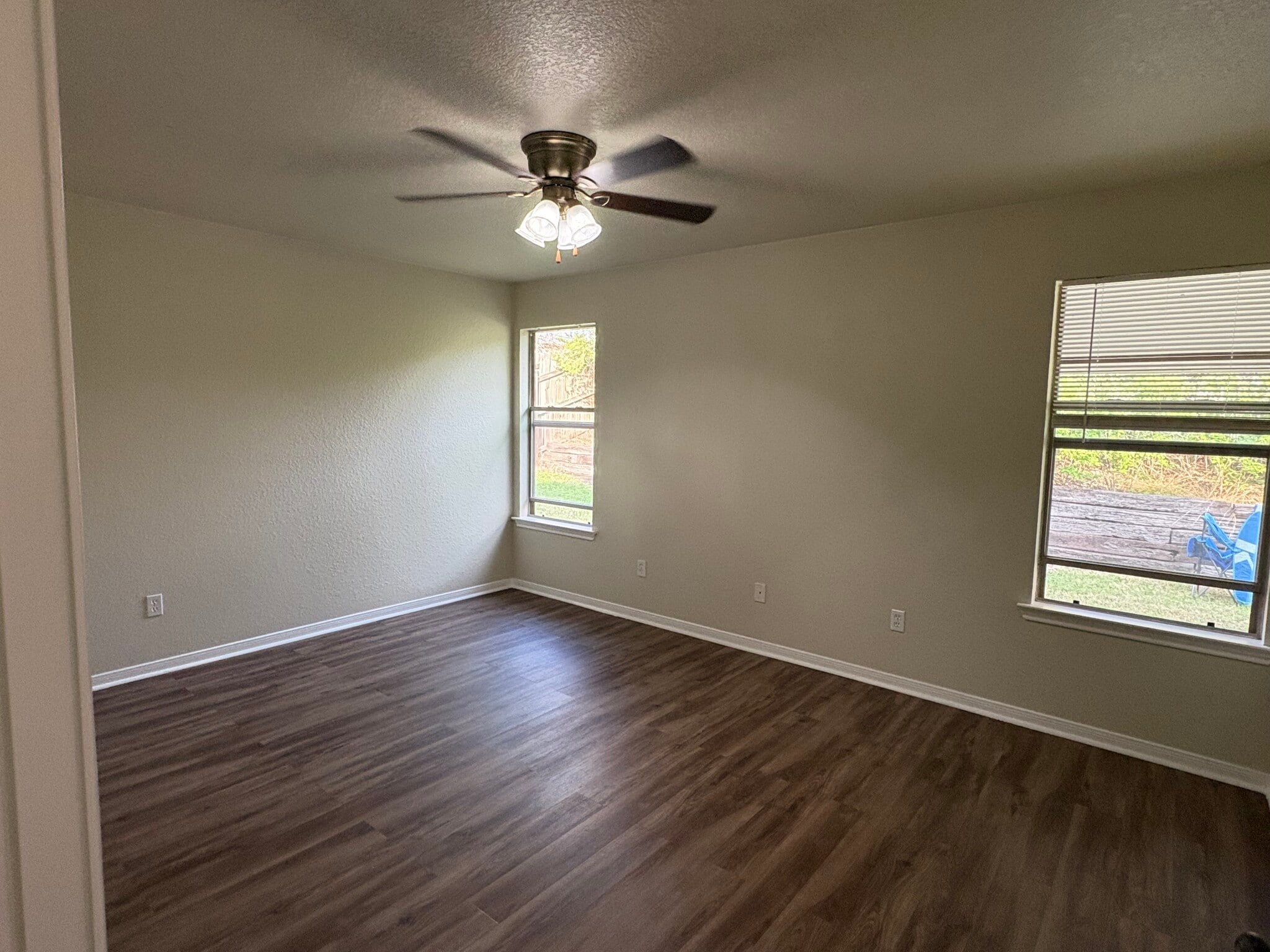 Building Photo - 711 Jorgette Dr