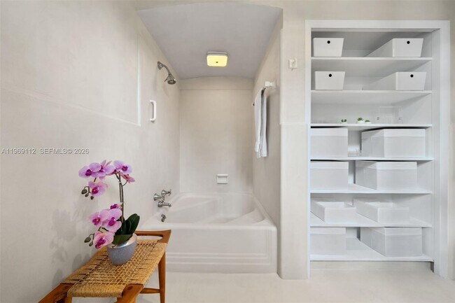 Building Photo - 575 Hibiscus Ln