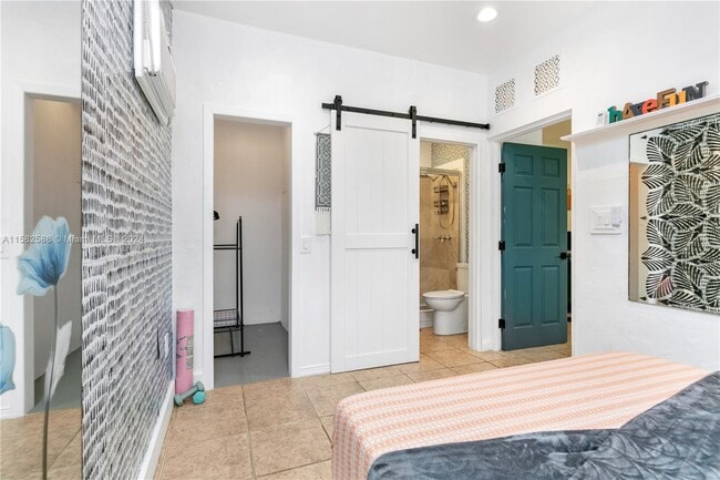 Building Photo - 18 NE 42nd St