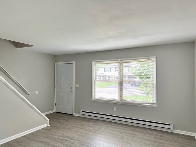 Building Photo - 2030 Kevin Dr