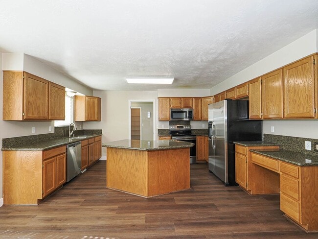 Building Photo - Beautiful House in West Jordan