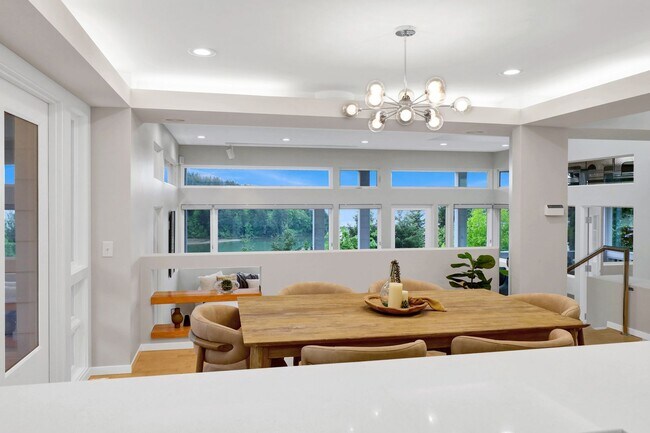 Building Photo - 213 Sea Pines Ln