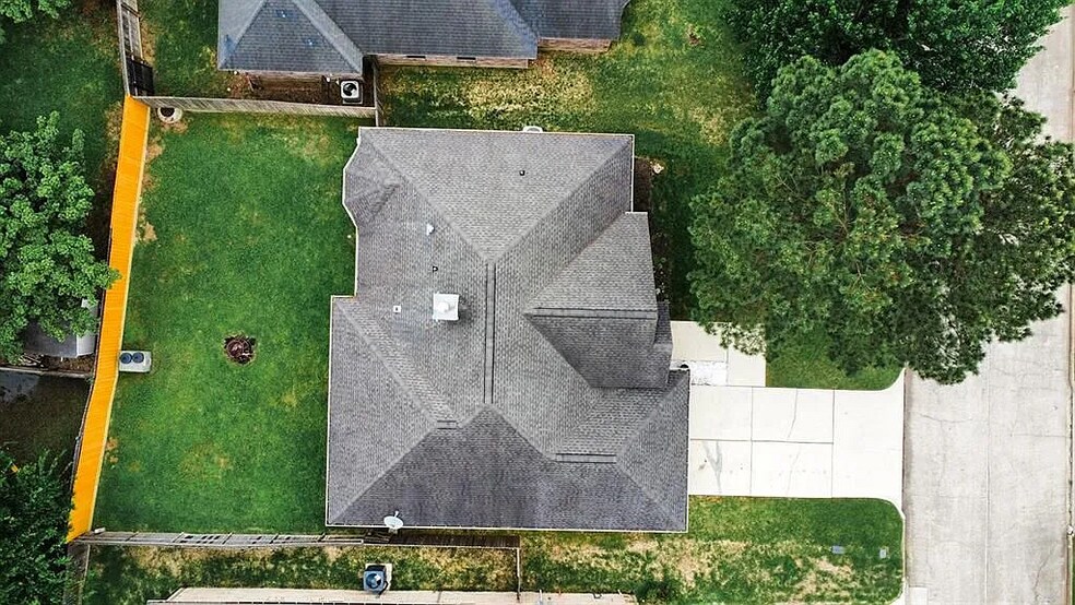 Building Photo - 3410 Stratford Dr