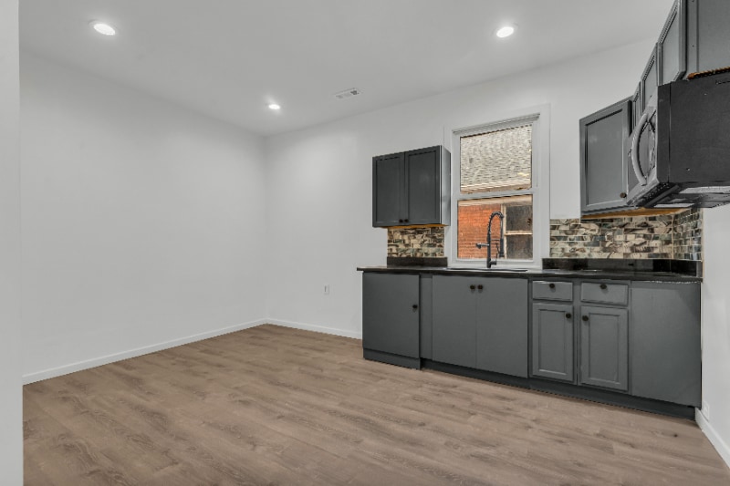 Building Photo - 3353 Fullerton Ave