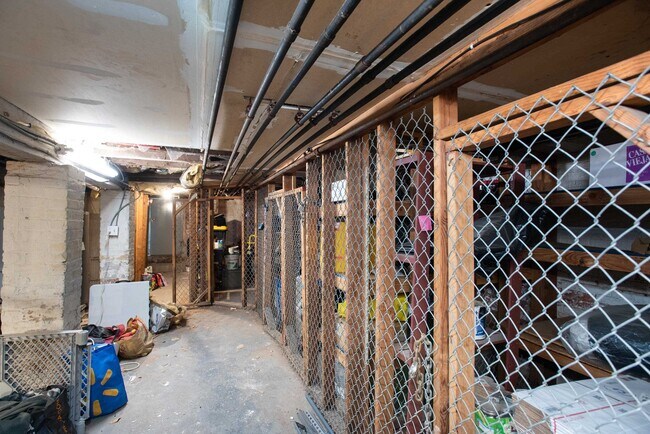 Building Photo - 222 Willow Ave