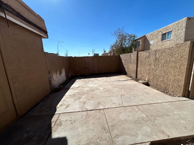 Building Photo - 4204 S 47th St