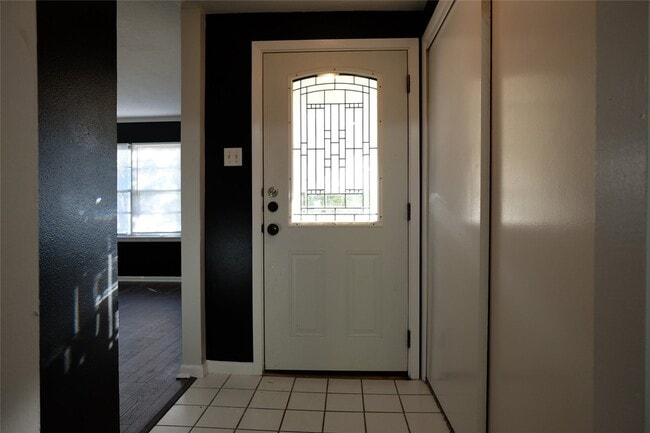 Building Photo - 3401 Princeton Dr