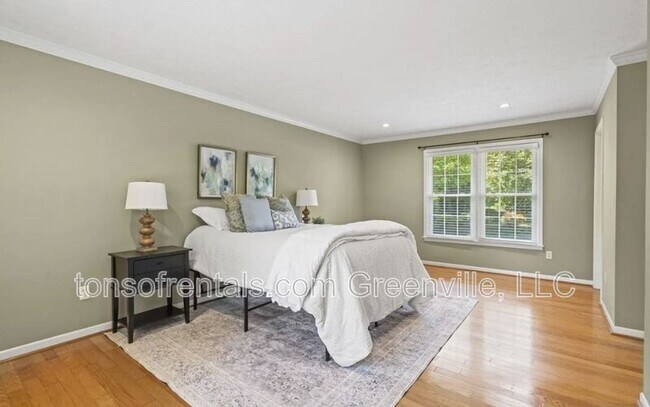 Building Photo - 1016 Old Boiling Springs Rd