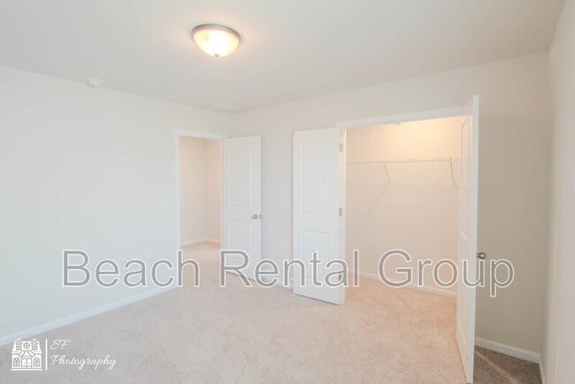 Building Photo - 1860 Villena Dr