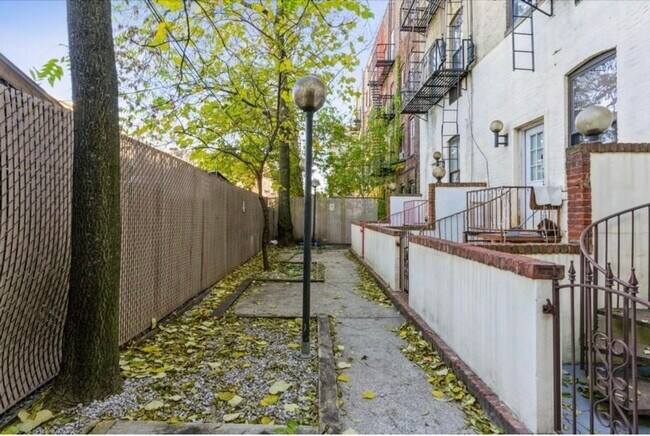 Building Photo - 222-224 48TH ST-