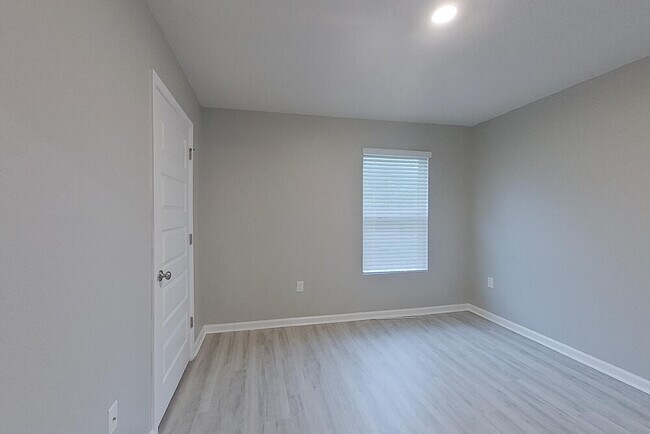 Building Photo - 4694 Malay Cir