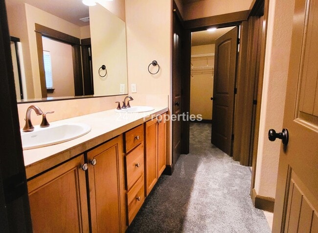 Building Photo - The Perfect 3 BD | 2.5 BA Home in Oregon C...