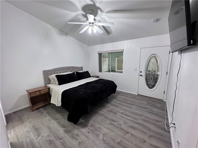 Building Photo - 5087 Emerald River Dr