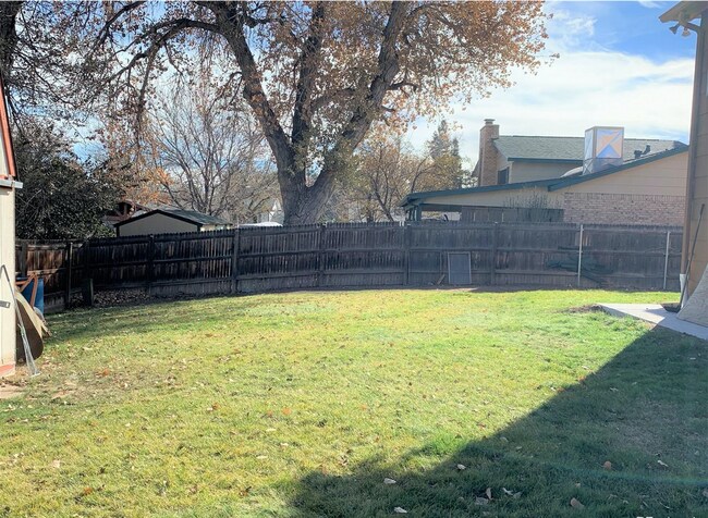 Building Photo - 10093 W Maryland Dr