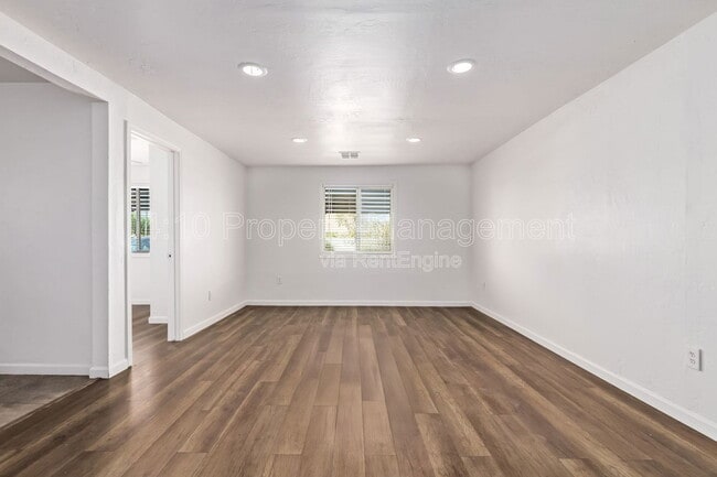 Building Photo - 1117 N 13th St