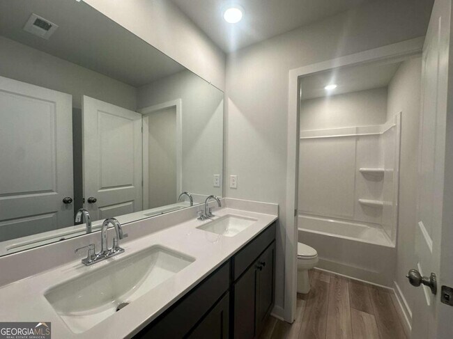 Building Photo - 2088 Brookhill Wy