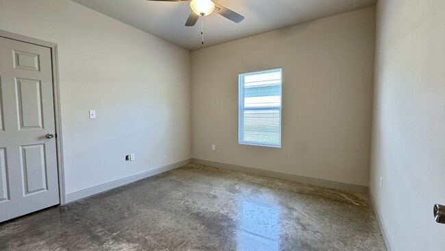 Building Photo - 103 Legado Ln