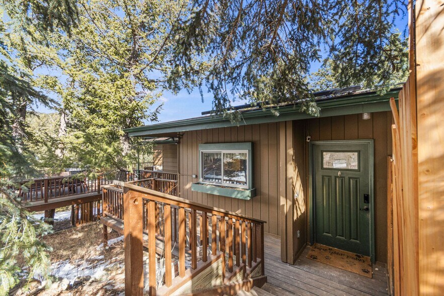 Primary Photo - 838 Lakeshore Dr