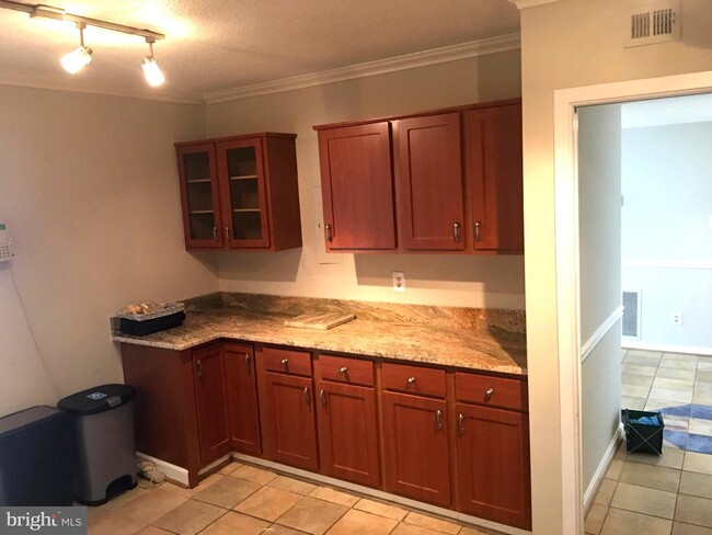 Building Photo - 3713 S George Mason Dr