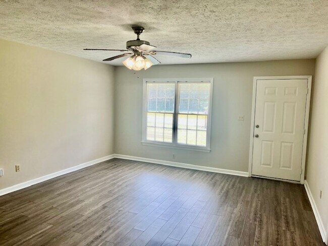 Building Photo - Baby Doe Drive #114