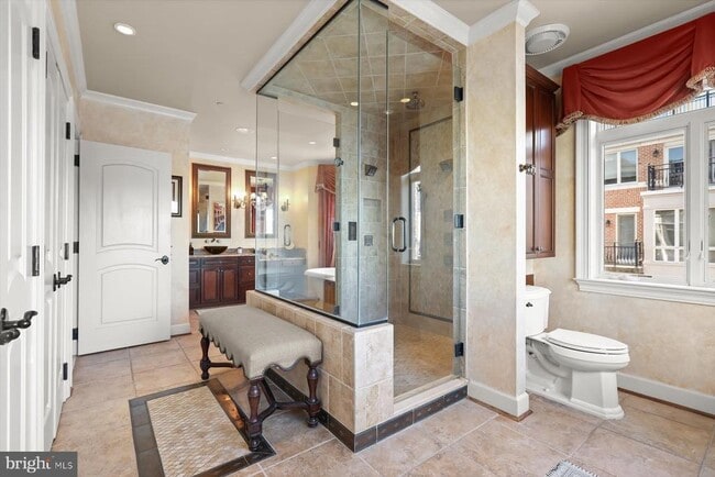 Building Photo - 921 Valencia Ct