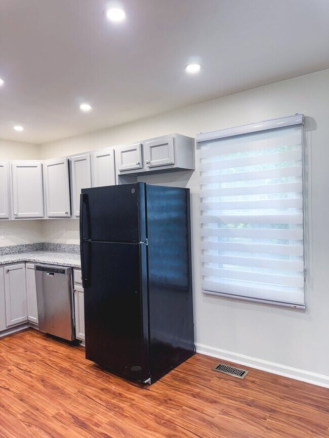 Building Photo - Newly Renovated 3BR/2BA Home in Charlotte ...