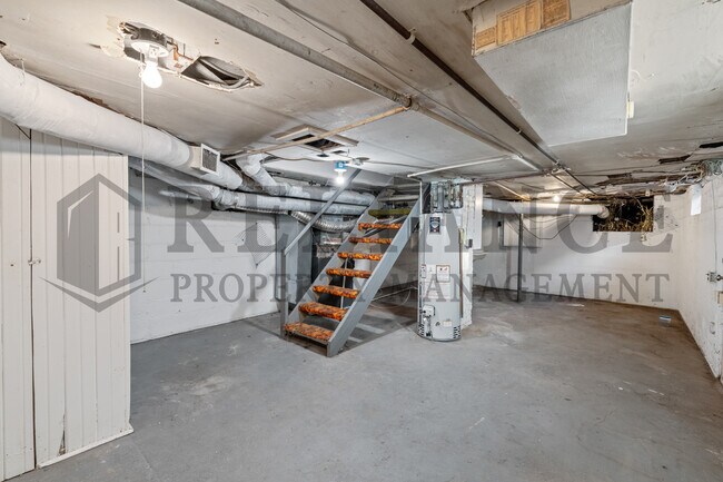 Building Photo - 806 N Faulkner St