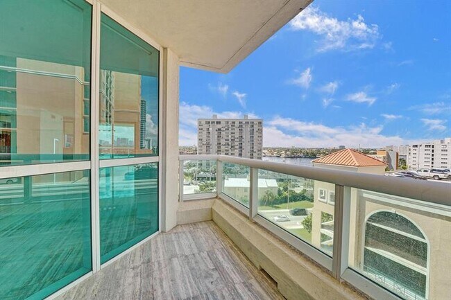 Building Photo - 101 S Fort Lauderdale Beach Blvd