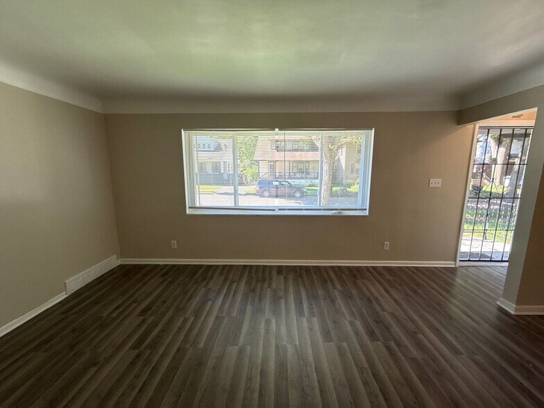 Building Photo - Fully Renovated 3-Bedroom Home – Move-In R...