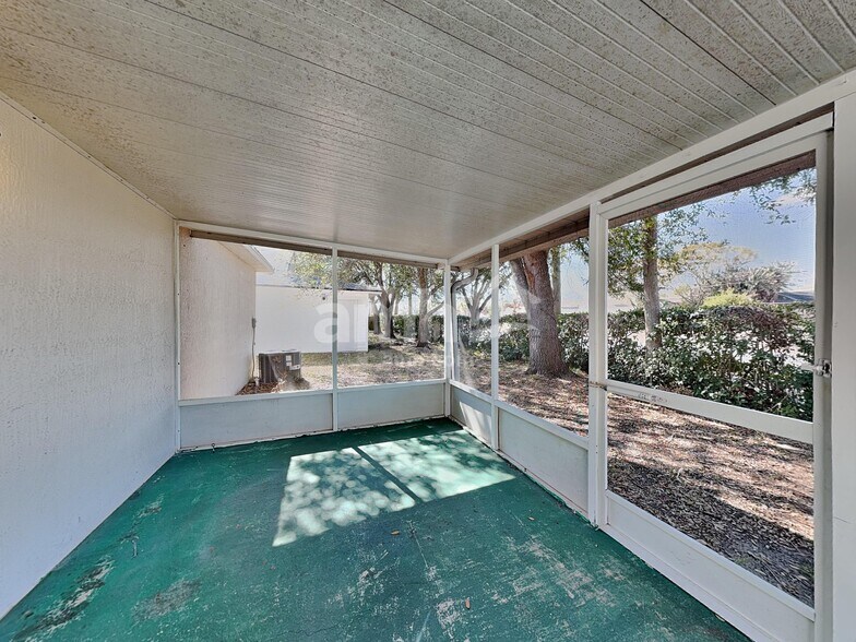 Building Photo - 2724 Maderia Cir