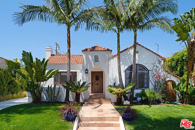 Primary Photo - 9015 Rosewood Ave