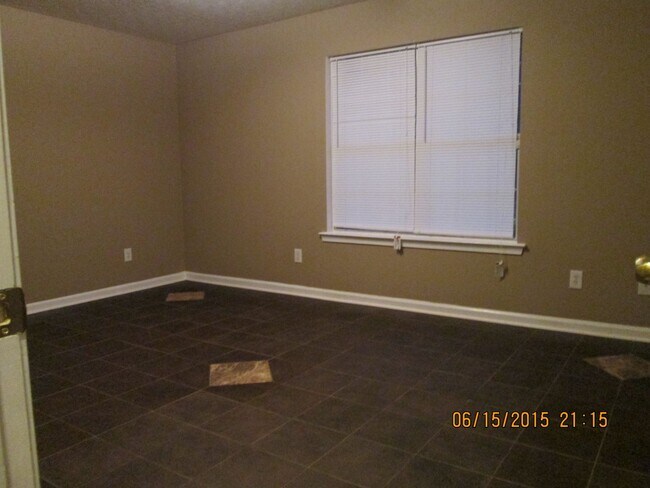 Building Photo - 6237A Dorsett Shoals