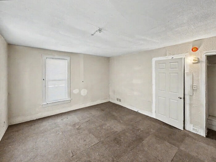 Building Photo - 490 Gage St