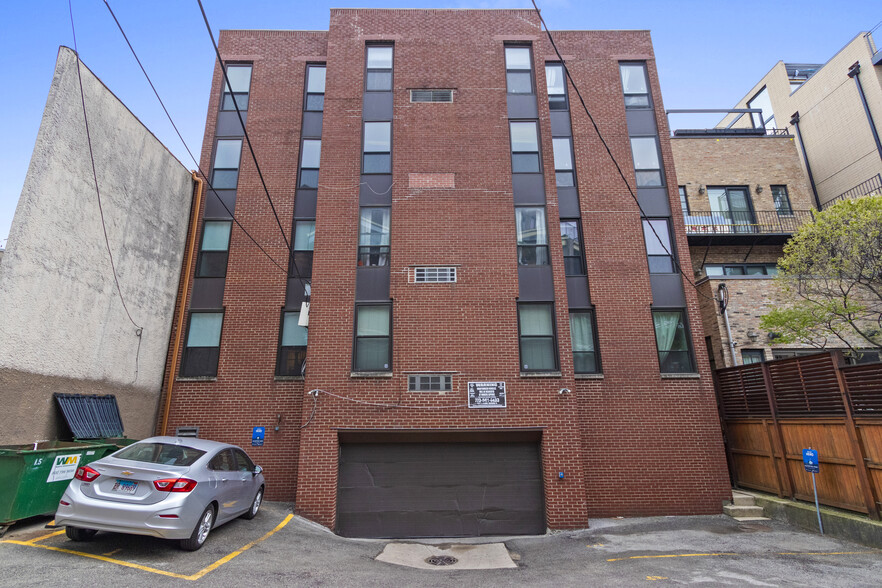 Primary Photo - 636 W Webster Ave