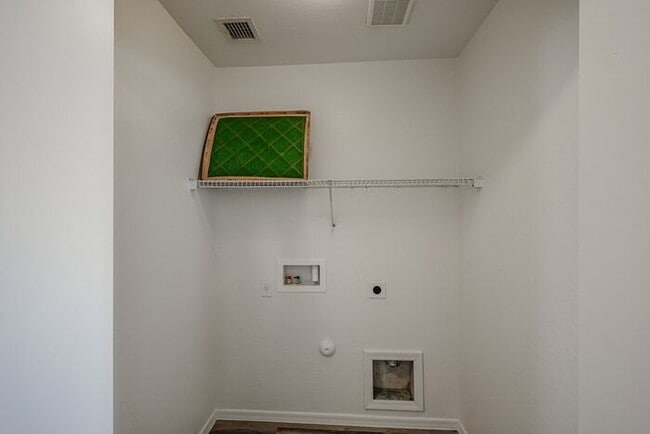 Building Photo - 4 BED 2.5 BATH, 2200+ SFT IN CAMELBACK RANCH, PHOENIX