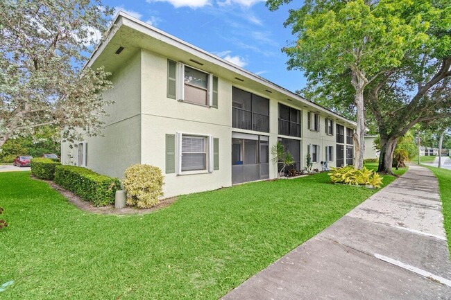 Building Photo - 1001 Sabal Ridge Cir